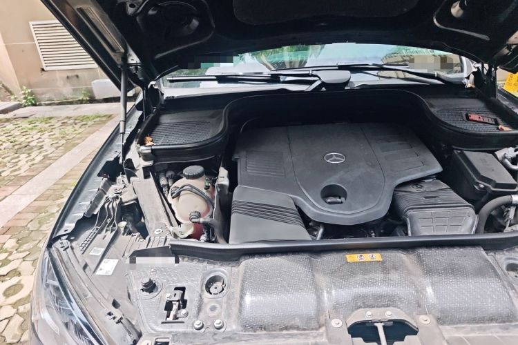 Used Mercedes-Benz GLE 2025 GLE 450 4MATIC Luxury Model Engine Bay Right