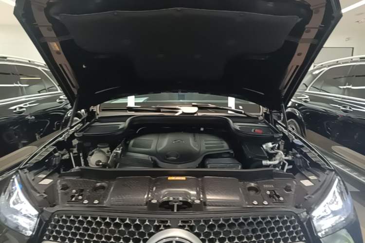 Used Mercedes-Benz GLE 2025 GLE 450 4MATIC Fashion Edition Engine Bay