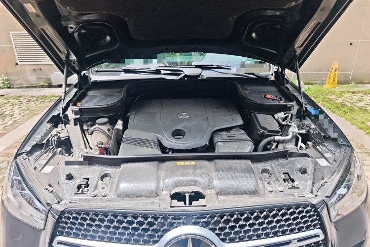Used Mercedes-Benz GLE 2025 GLE 450 4MATIC Luxury Model Engine Bay