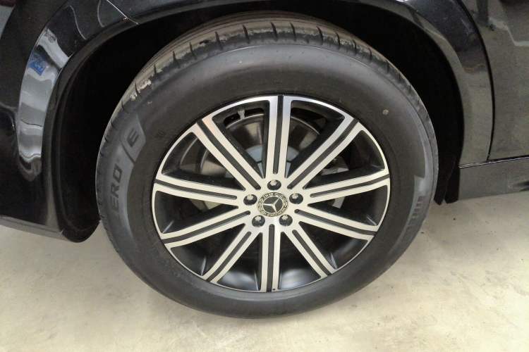 Used Mercedes-Benz GLE 2025-Year Restyled GLE 350 4MATIC Fashion Edition Exterior 5