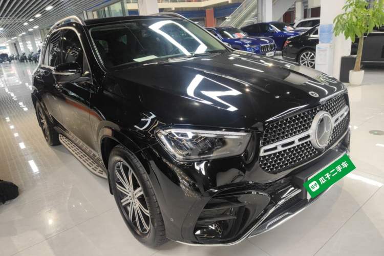 Used Mercedes-Benz GLE 2025 GLE 350 4MATIC Stylish Model Front Right 45 Deg