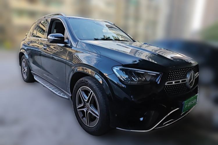 Used Mercedes-Benz GLE 2025 GLE 450 4MATIC Fashion Edition Front Right 45 Deg