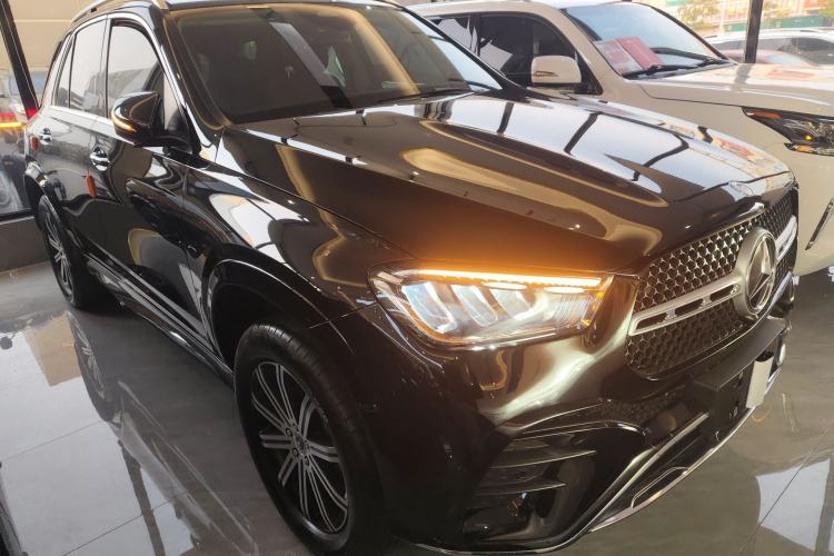 Used Mercedes-Benz GLE 2025 GLE 350 4MATIC Stylish Model Front Right 45 Deg