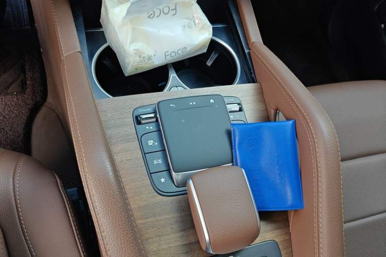 Used Mercedes-Benz GLE 2025 GLE 450 4MATIC Fashion Edition Gear Lever