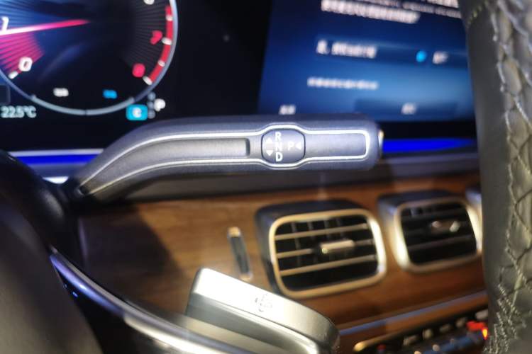 Used Mercedes-Benz GLE 2025 Facelift GLE 450 4MATIC Stylish Edition Gear Lever