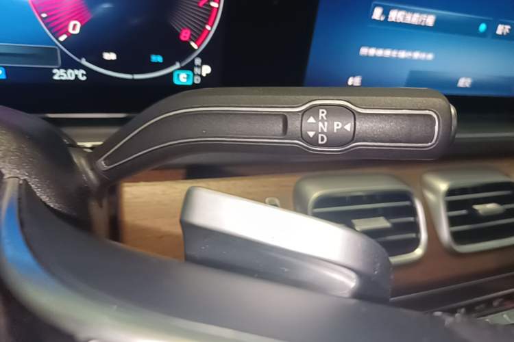 Used Mercedes-Benz GLE 2025 GLE 450 4MATIC Fashion Edition Gear Lever