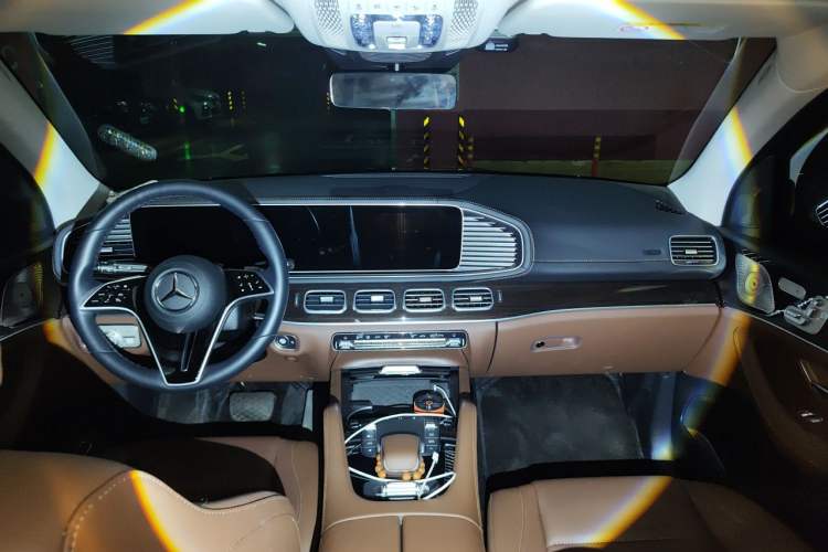 Used Mercedes-Benz GLE 2025 GLE 350 4MATIC Stylish Model Headliner