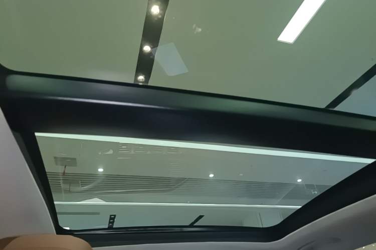 Used Mercedes-Benz GLE 2025 GLE 450 4MATIC Fashion Edition Headliner