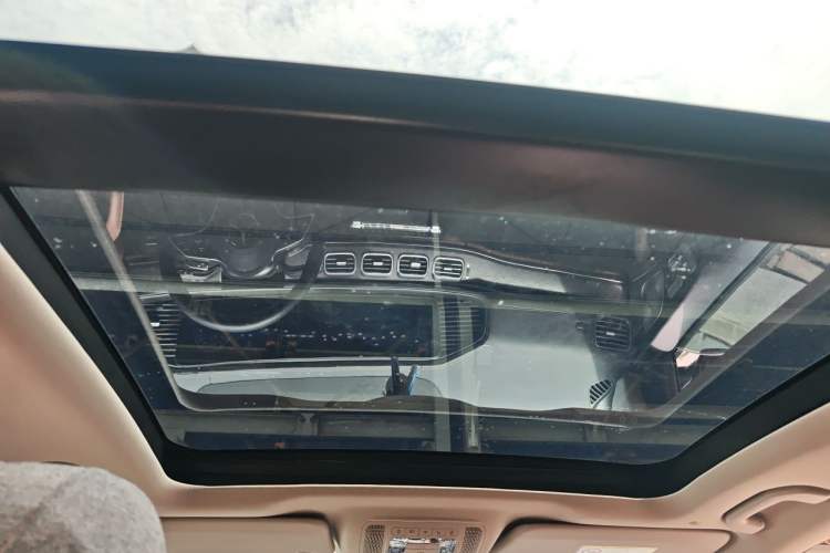 Used Mercedes-Benz GLE 2025 GLE 450 4MATIC Luxury Model Headliner