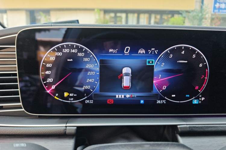 Used Mercedes-Benz GLE 2025 GLE 350 4MATIC Stylish Model Instrument Cluster