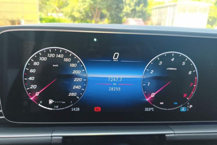 Used Mercedes-Benz GLE 2025 GLE 350 4MATIC Stylish Model Instrument Cluster