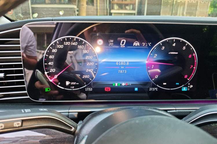 Used Mercedes-Benz GLE 2025 GLE 350 4MATIC Stylish Model Instrument Cluster