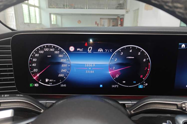 Used Mercedes-Benz GLE 2025 GLE 350 4MATIC Stylish Model Instrument Cluster