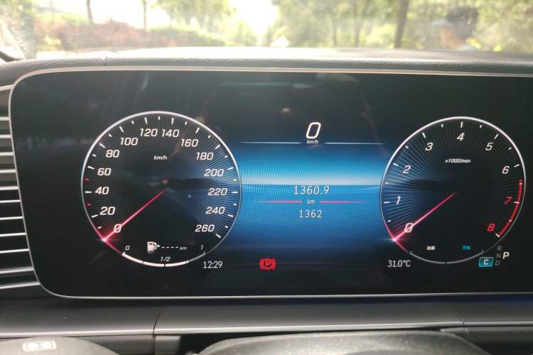 Used Mercedes-Benz GLE 2025 GLE 350 4MATIC Stylish Model Instrument Cluster