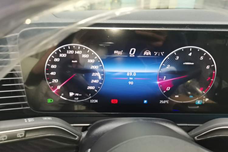 Used Mercedes-Benz GLE 2025 GLE 350 4MATIC Stylish Model Instrument Cluster