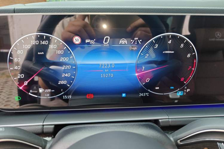 Used Mercedes-Benz GLE 2025 GLE 350 4MATIC Stylish Model Instrument Cluster