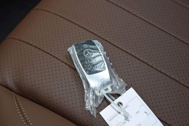 Used Mercedes-Benz GLE 2025 GLE 450 4MATIC Fashion Edition Interior 1