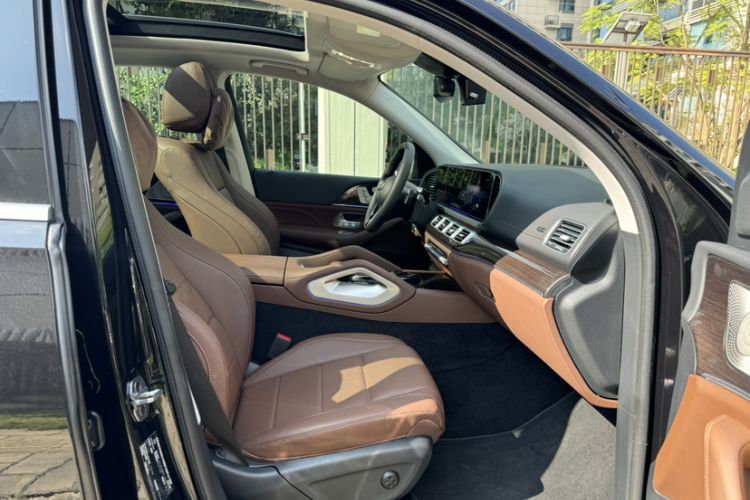 Used Mercedes-Benz GLE 2025 GLE 350 4MATIC Stylish Model Interior 13