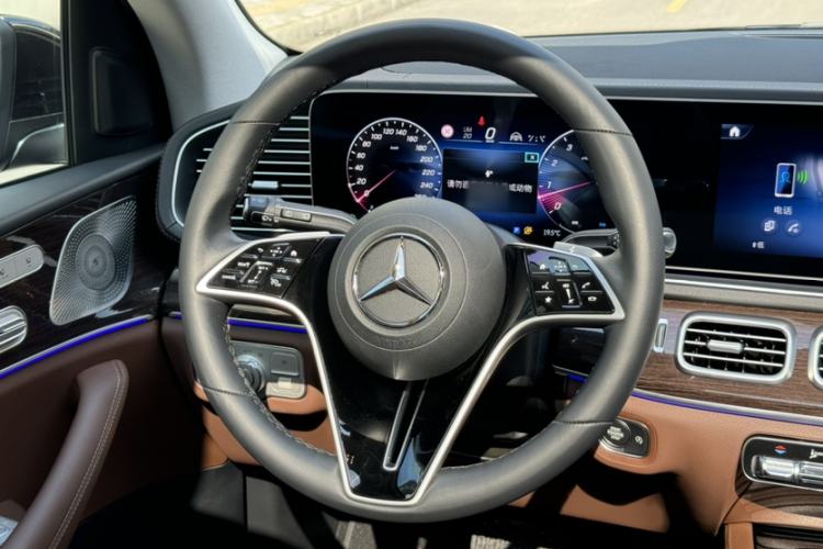Used Mercedes-Benz GLE 2025 GLE 350 4MATIC Stylish Model Interior 14