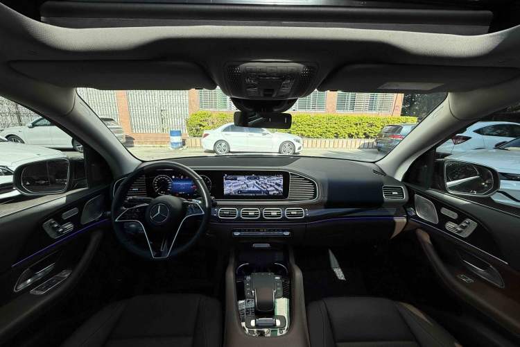 Used Mercedes-Benz GLE 2025 GLE 350 4MATIC Stylish Model Interior 2