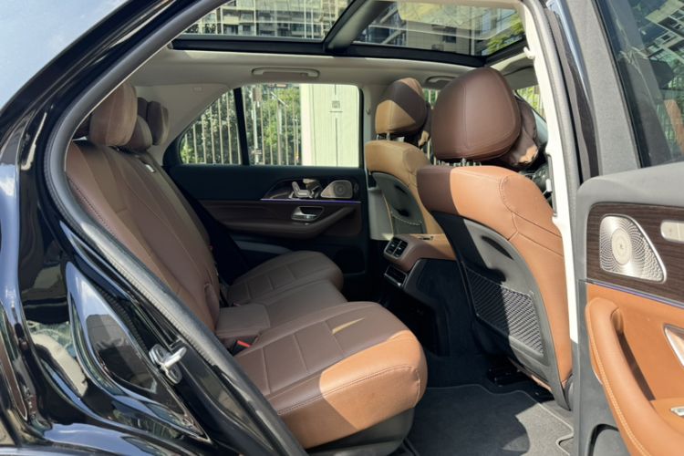 Used Mercedes-Benz GLE 2025 GLE 350 4MATIC Stylish Model Interior 3