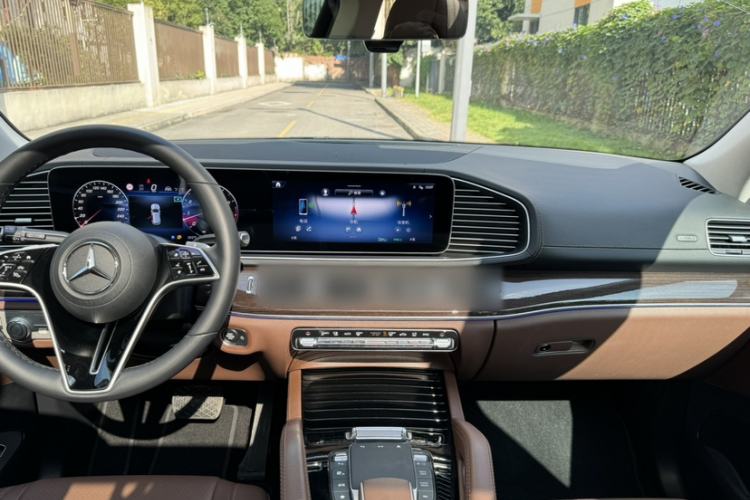 Used Mercedes-Benz GLE 2025 GLE 350 4MATIC Stylish Model Interior 5