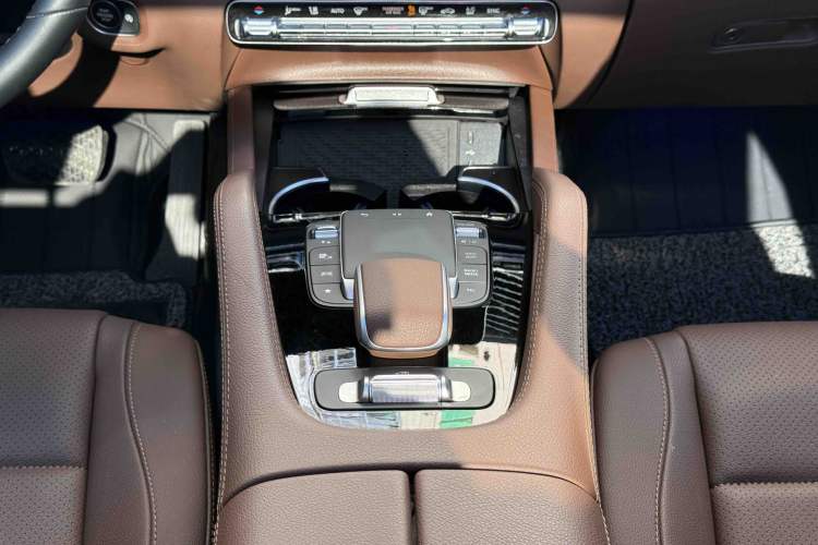 Used Mercedes-Benz GLE 2025 GLE 350 4MATIC Stylish Model Interior 6