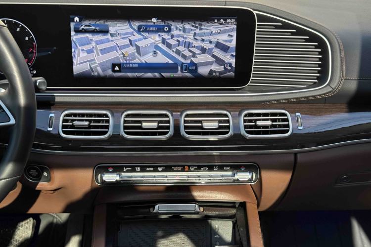 Used Mercedes-Benz GLE 2025 GLE 350 4MATIC Stylish Model Interior 7