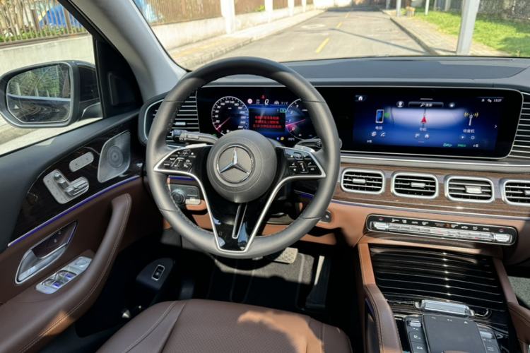 Used Mercedes-Benz GLE 2025 GLE 350 4MATIC Stylish Model Interior 8