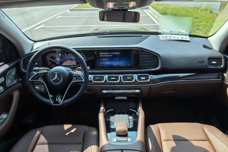Used Mercedes-Benz GLE 2025 GLE 350 4MATIC Stylish Model Interior 9