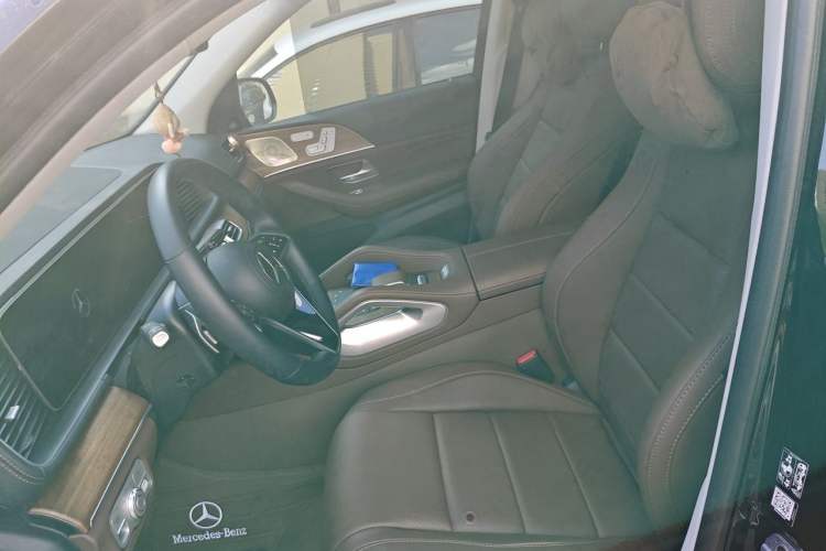 Used Mercedes-Benz GLE 2025 GLE 450 4MATIC Fashion Edition Left Front Seat
