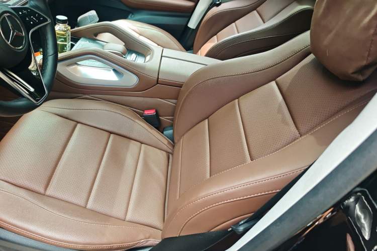 Used Mercedes-Benz GLE 2025 GLE 450 4MATIC Luxury Model Left Front Seat
