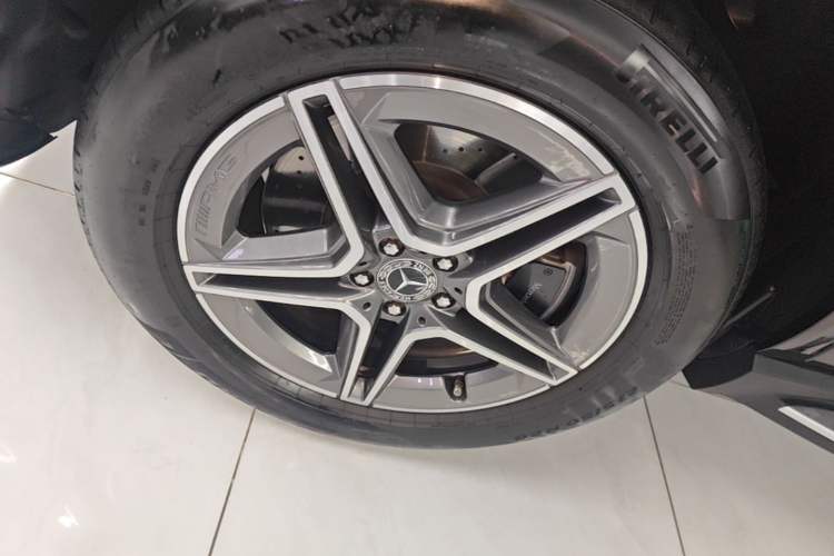 Used Mercedes-Benz GLE 2025 GLE 450 4MATIC Fashion Edition Left Front Wheel Hub