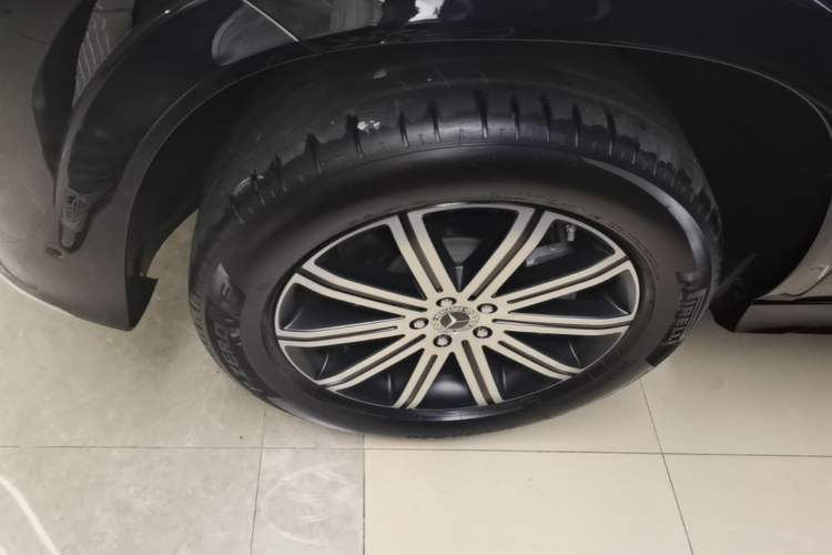 Used Mercedes-Benz GLE 2025 GLE 350 4MATIC Stylish Model Left Front Wheel Hub