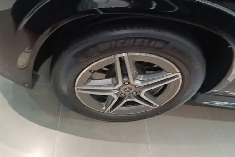 Used Mercedes-Benz GLE 2025 GLE 450 4MATIC Fashion Edition Left Front Wheel Hub