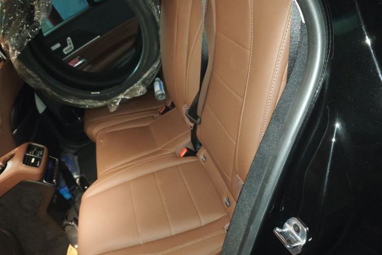 Used Mercedes-Benz GLE 2025 GLE 450 4MATIC Luxury Model Left Rear Seat