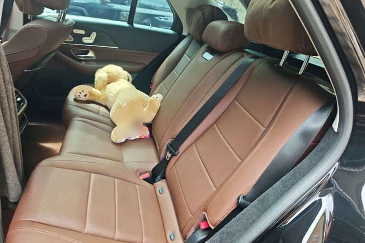 Used Mercedes-Benz GLE 2025 GLE 450 4MATIC Luxury Model Left Rear Seat