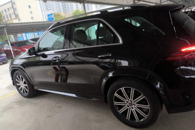 Used Mercedes-Benz GLE 2025-Year Restyled GLE 350 4MATIC Fashion Edition Left Side