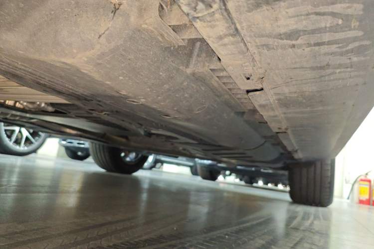 Used Mercedes-Benz GLE 2025 GLE 350 4MATIC Stylish Model Left Side Sill