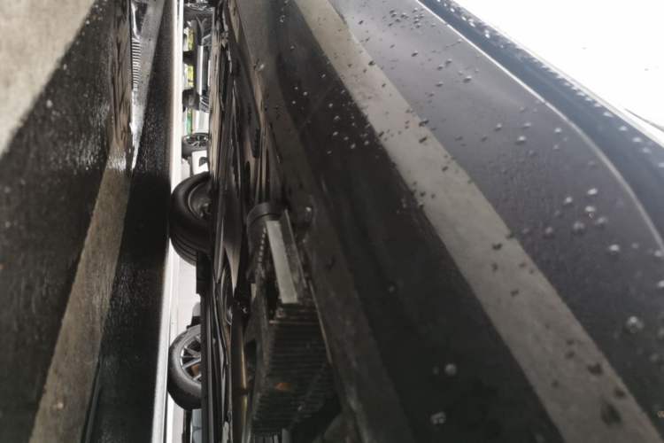 Used Mercedes-Benz GLE 2025-Year Restyled GLE 350 4MATIC Dynamic Edition Left Side Sill