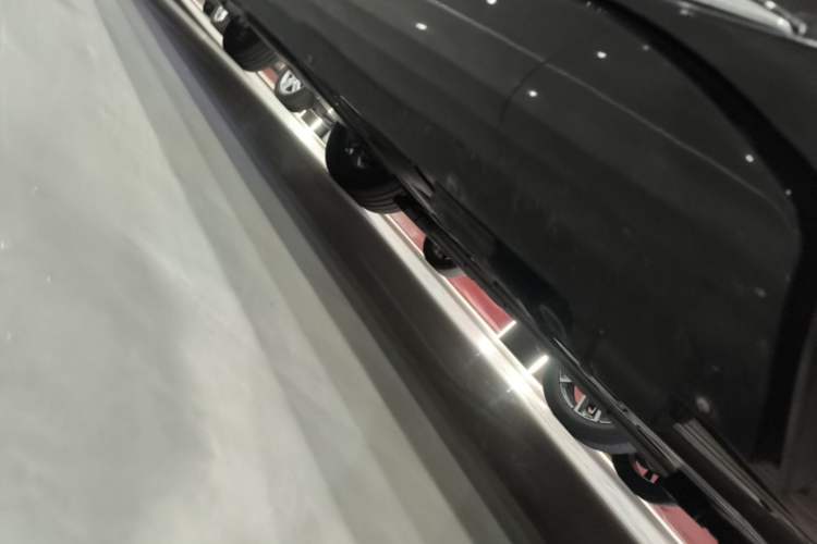 Used Mercedes-Benz GLE 2025 GLE 350 4MATIC Stylish Model Left Side Sill