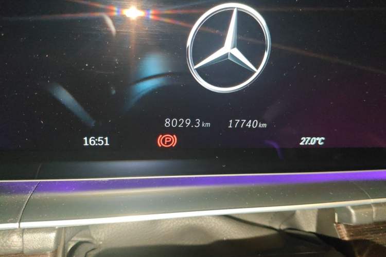 Used Mercedes-Benz GLE 2025 GLE 350 4MATIC Stylish Model Odometer Close Up