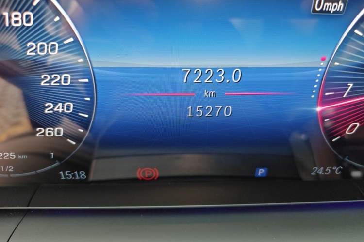 Used Mercedes-Benz GLE 2025 GLE 350 4MATIC Stylish Model Odometer Close Up