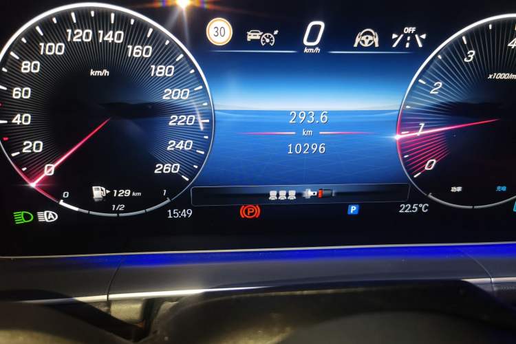 Used Mercedes-Benz GLE 2025 Facelift GLE 450 4MATIC Stylish Edition Odometer Close Up