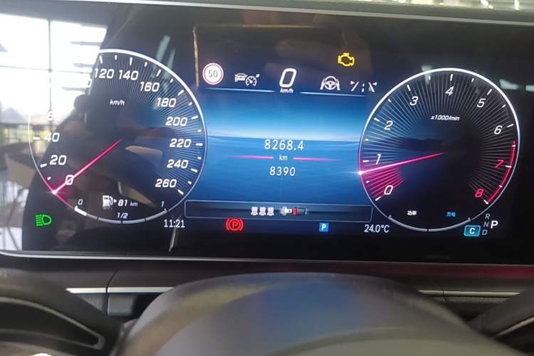 Used Mercedes-Benz GLE 2025-Year Restyled GLE 350 4MATIC Dynamic Edition Odometer Close Up