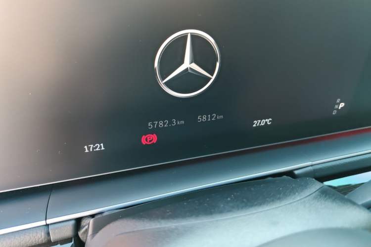 Used Mercedes-Benz GLE 2025-Year Restyled GLE 350 4MATIC Fashion Edition Odometer Close Up