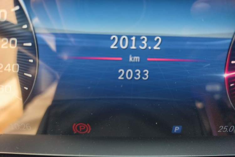 Used Mercedes-Benz GLE 2025-Year Restyled GLE 350 4MATIC Fashion Edition Odometer Close Up