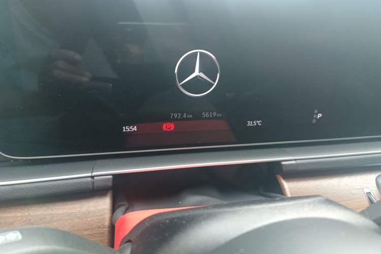 Used Mercedes-Benz GLE 2025 GLE 450 4MATIC Fashion Edition Odometer Close Up
