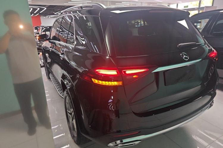 Used Mercedes-Benz GLE 2025 GLE 450 4MATIC Fashion Edition Rear Left 45 Deg