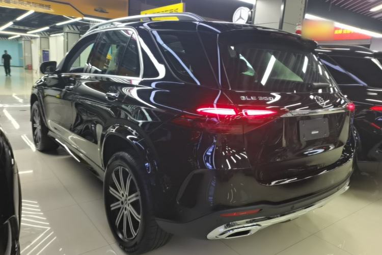 Used Mercedes-Benz GLE 2025 GLE 350 4MATIC Stylish Model Rear Left 45 Deg